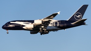 Photo of D-AIMH - Airbus A380-841 operated by Lufthansa