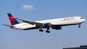 Photo of N830MH - Boeing 767-432(ER) operated by Delta Air Lines